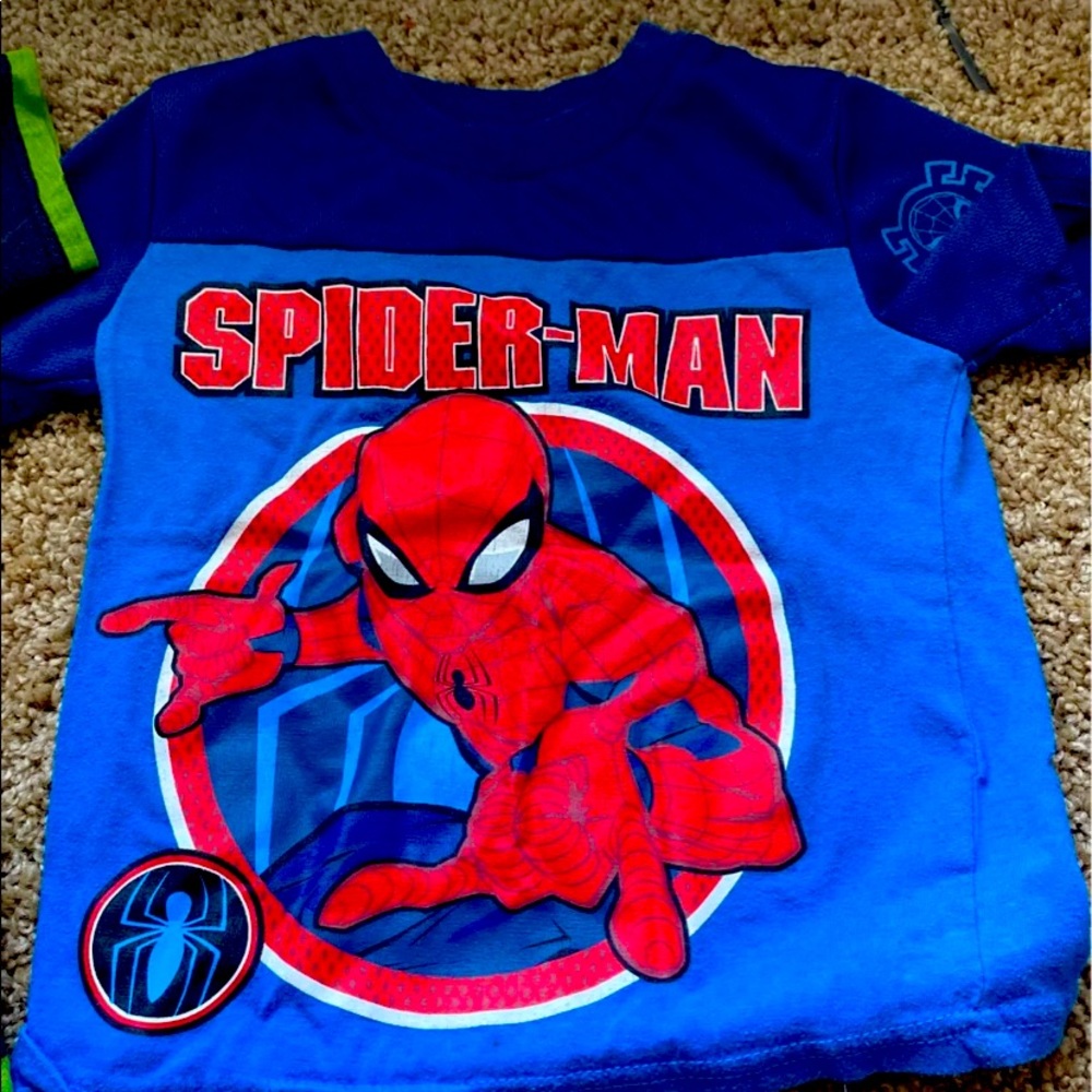Boy’s 3 yrs old toddlers pre-owned t-shirts